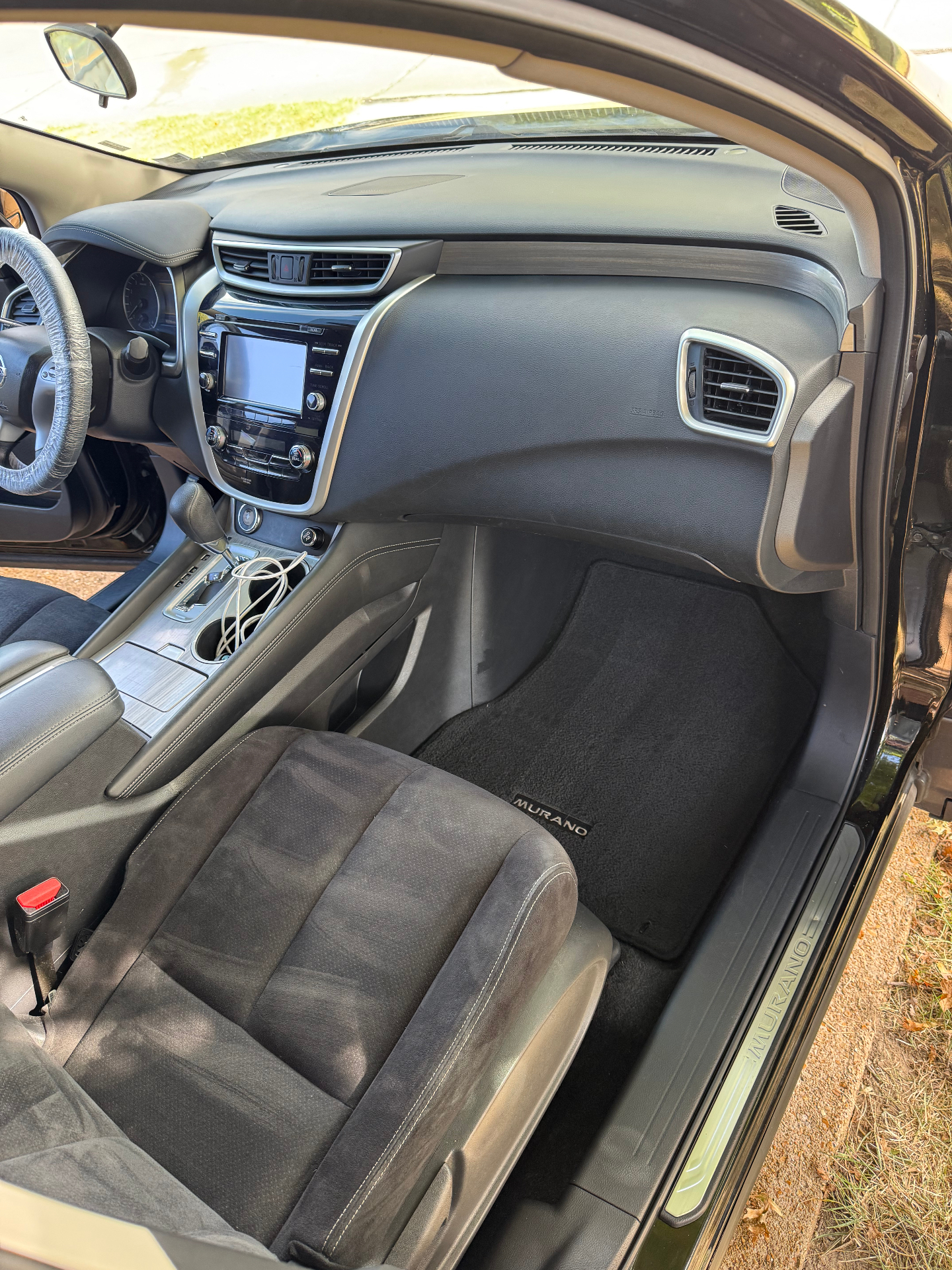 Nissan Murano front cabin after an interior reset